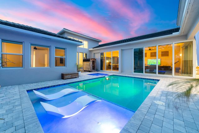4560 ESTATES Circle, The Acreage, FL 33470
