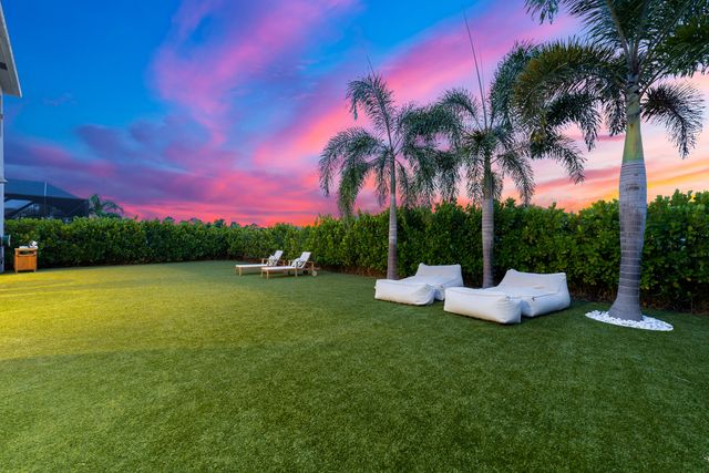 4560 ESTATES Circle, The Acreage, FL 33470