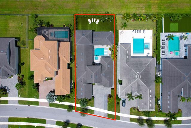 4560 ESTATES Circle, The Acreage, FL 33470