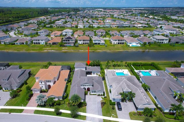 4560 ESTATES Circle, The Acreage, FL 33470