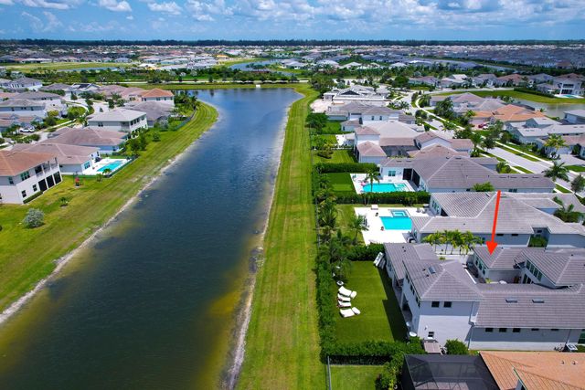 4560 ESTATES Circle, The Acreage, FL 33470
