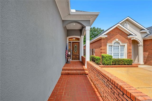 718 Natchez Trail Court, Mobile, AL 36609