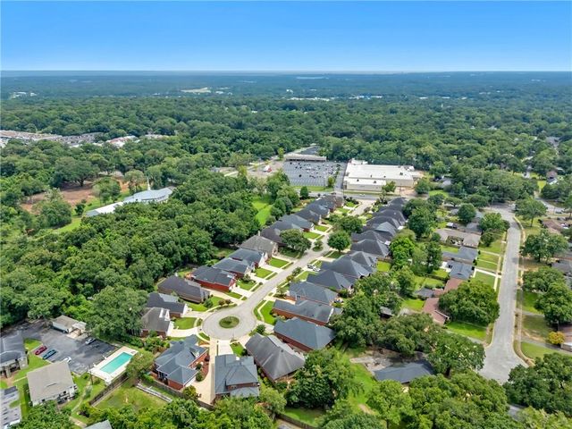 718 Natchez Trail Court, Mobile, AL 36609