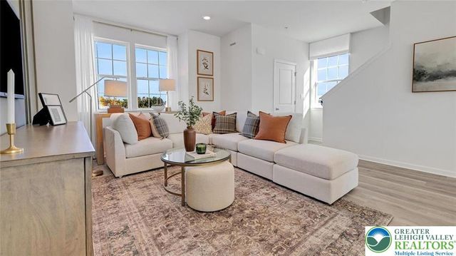 8217 Alexander Court, Upper Macungie Twp, PA 18031