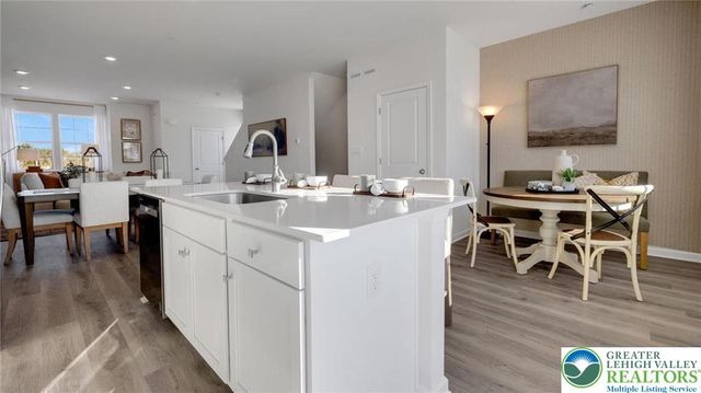 8217 Alexander Court, Upper Macungie Twp, PA 18031