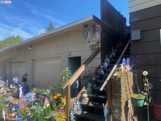 601 AYERS St, Kelso, WA 98626