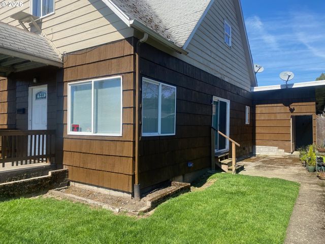 601 AYERS St, Kelso, WA 98626