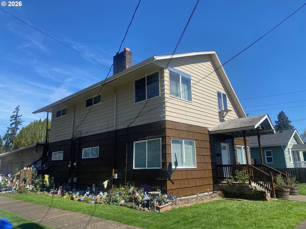 601 AYERS St, Kelso, WA 98626