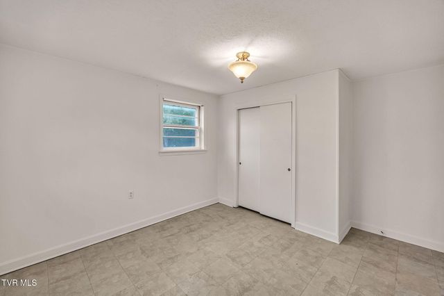 135 Montrose Drive, Bristol, VA 24201