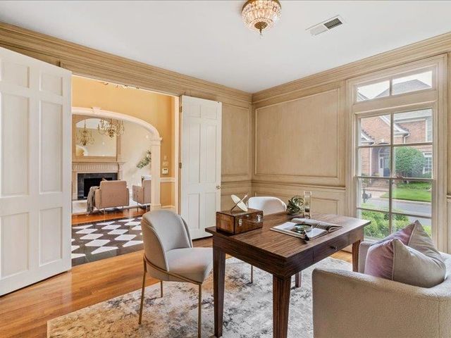 929 E RIVERWALK DR, Memphis, TN 38120