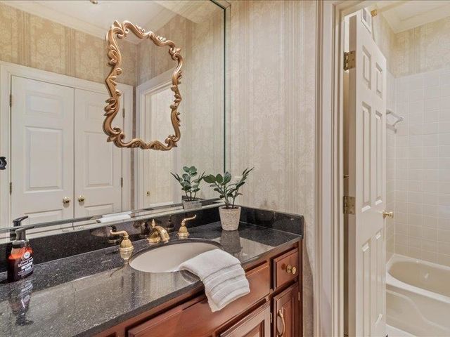 929 E RIVERWALK DR, Memphis, TN 38120