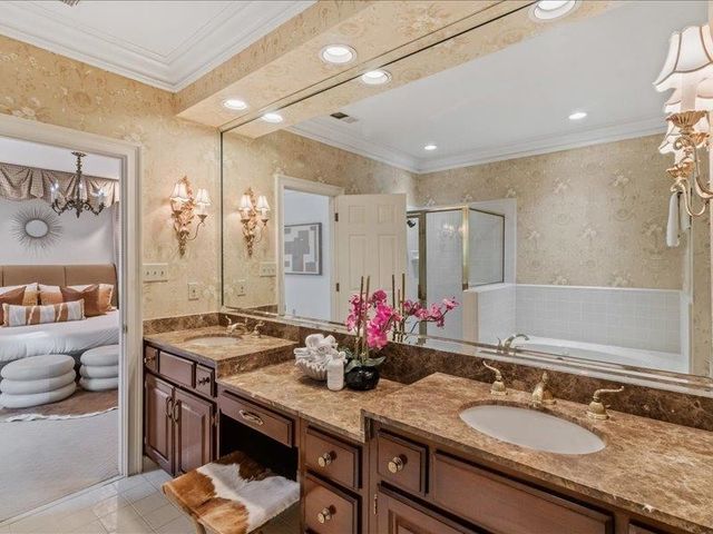 929 E RIVERWALK DR, Memphis, TN 38120