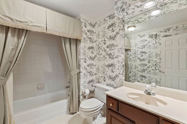 929 E RIVERWALK DR, Memphis, TN 38120