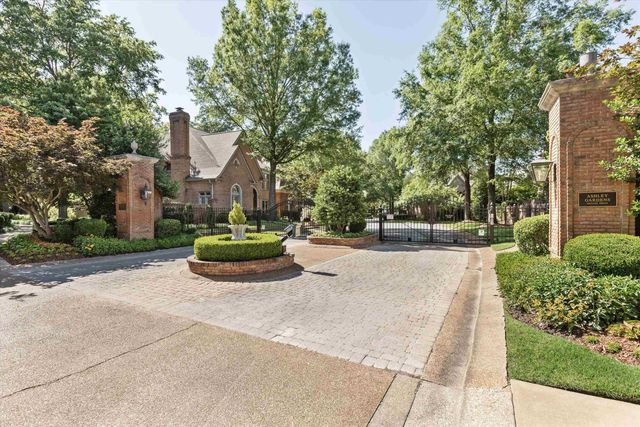 929 E RIVERWALK DR, Memphis, TN 38120