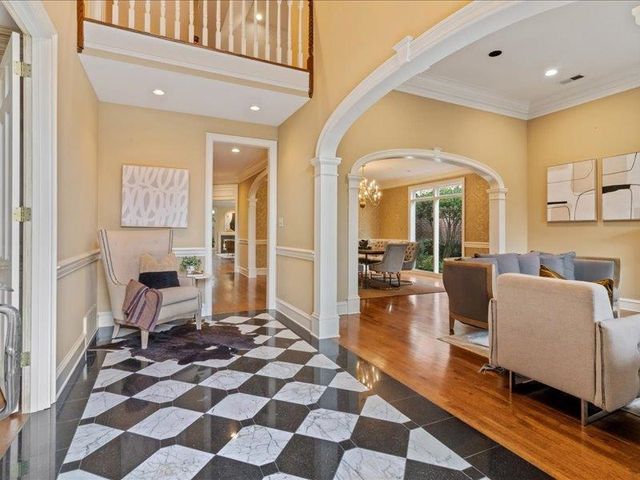 929 E RIVERWALK DR, Memphis, TN 38120