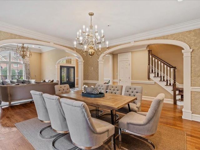 929 E RIVERWALK DR, Memphis, TN 38120