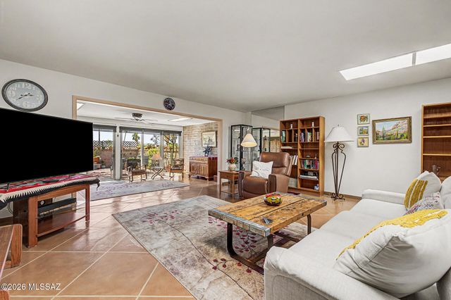 8421 N Vía Tioga, Tucson, AZ 85704
