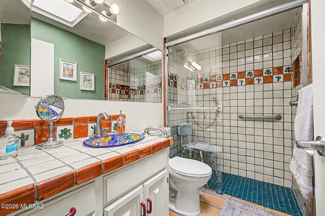 8421 N Vía Tioga, Tucson, AZ 85704