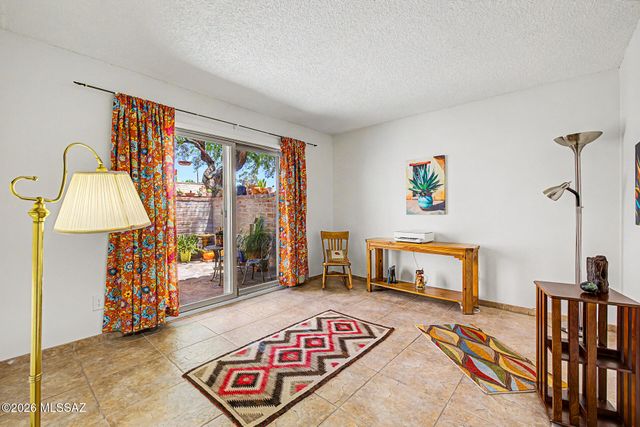 8421 N Vía Tioga, Tucson, AZ 85704