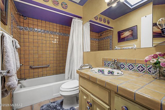 8421 N Vía Tioga, Tucson, AZ 85704