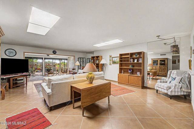 8421 N Vía Tioga, Tucson, AZ 85704