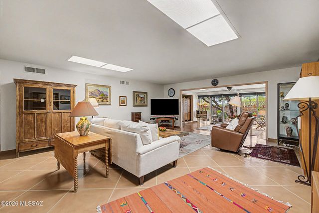 8421 N Vía Tioga, Tucson, AZ 85704