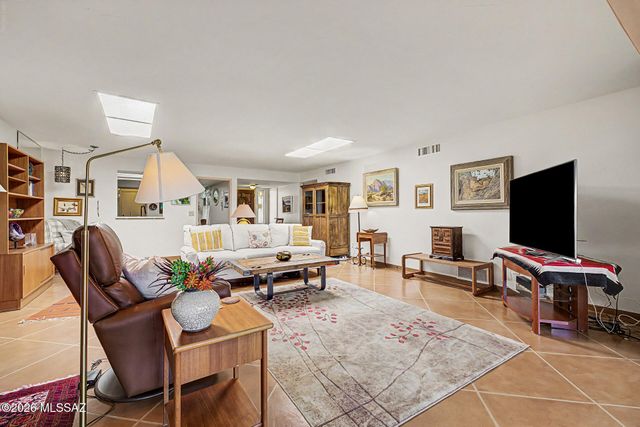 8421 N Vía Tioga, Tucson, AZ 85704