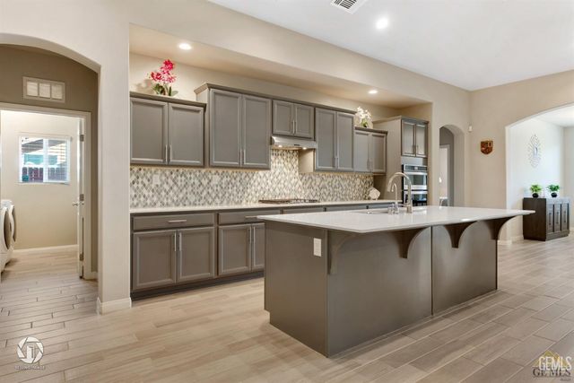 9130 Almond Creek Drive, Bakersfield, CA 93311