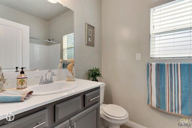 9130 Almond Creek Drive, Bakersfield, CA 93311