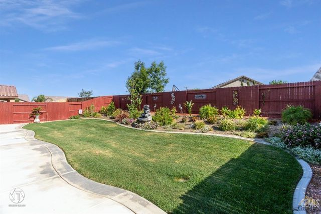 9130 Almond Creek Drive, Bakersfield, CA 93311