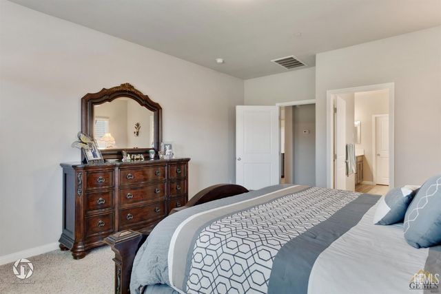 9130 Almond Creek Drive, Bakersfield, CA 93311