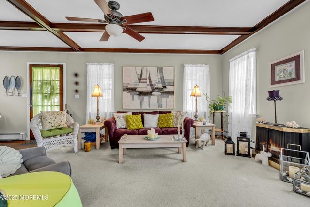 82 Patterson Avenue, Shrewsbury Boro, NJ 07702