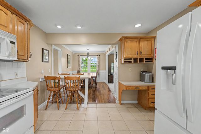 11975 E Legal Tender Road, Columbus, IN 47203