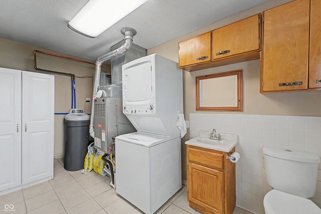 11975 E Legal Tender Road, Columbus, IN 47203