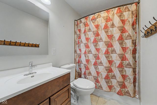 11975 E Legal Tender Road, Columbus, IN 47203