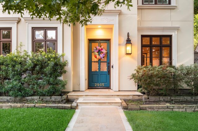 2905 Plumb Street, West University Place, TX 77005