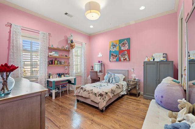 2905 Plumb Street, West University Place, TX 77005