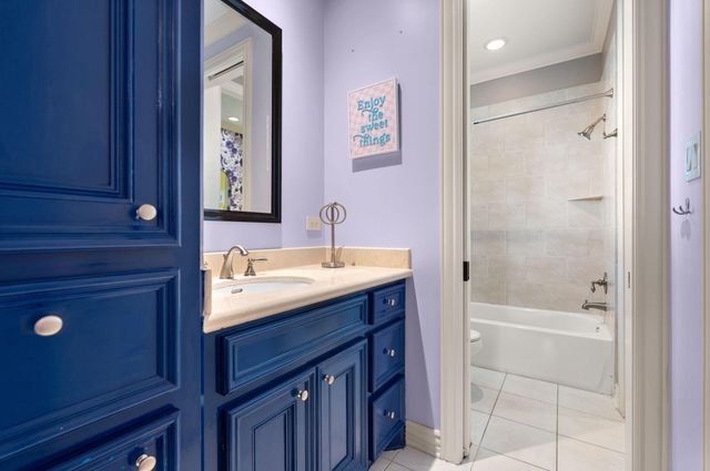 2905 Plumb Street, West University Place, TX 77005