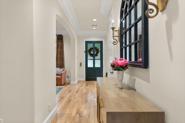 2905 Plumb Street, West University Place, TX 77005