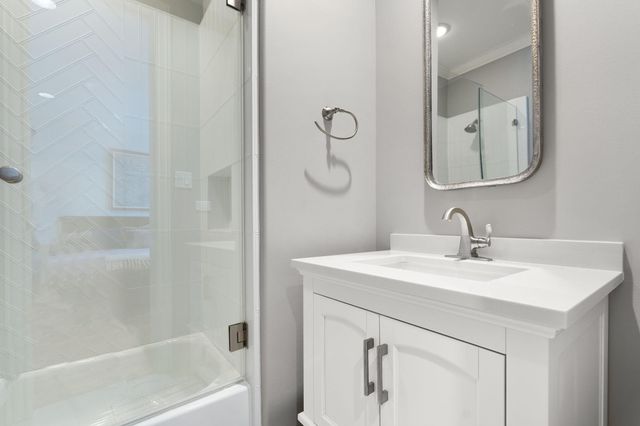 2905 Plumb Street, West University Place, TX 77005