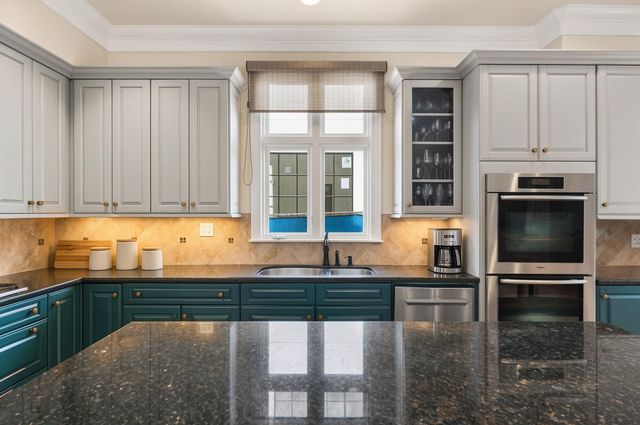 2905 Plumb Street, West University Place, TX 77005