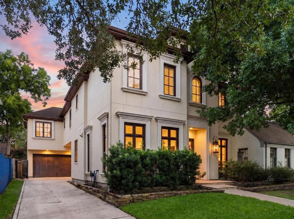 2905 Plumb Street, West University Place, TX 77005