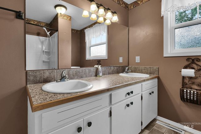 3305 S Beverly St, Boise, ID 83709