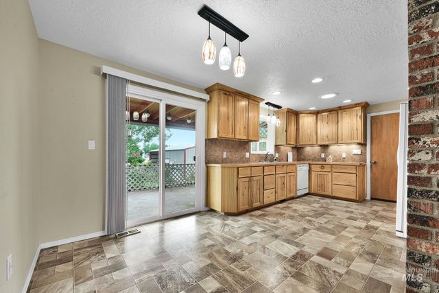 3305 S Beverly St, Boise, ID 83709