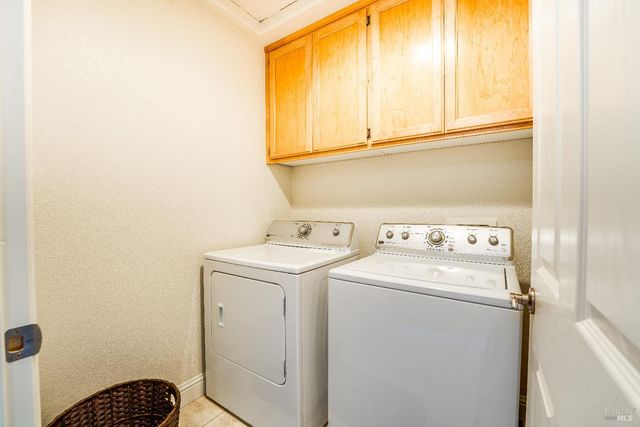 185 Johnson St, Windsor, CA 95492