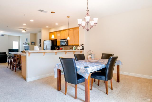 185 Johnson St, Windsor, CA 95492