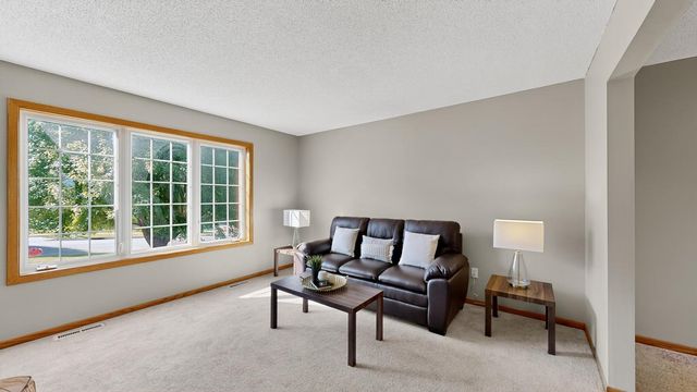 2114 Ponderosa Drive SW, Rochester, MN 55902