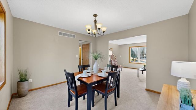 2114 Ponderosa Drive SW, Rochester, MN 55902