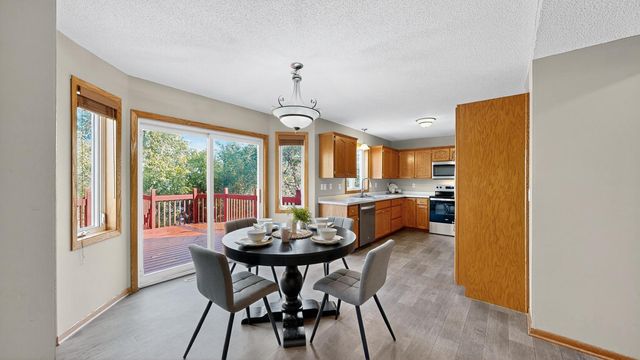 2114 Ponderosa Drive SW, Rochester, MN 55902