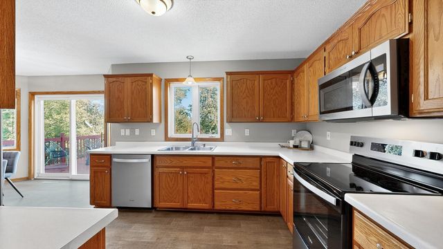 2114 Ponderosa Drive SW, Rochester, MN 55902